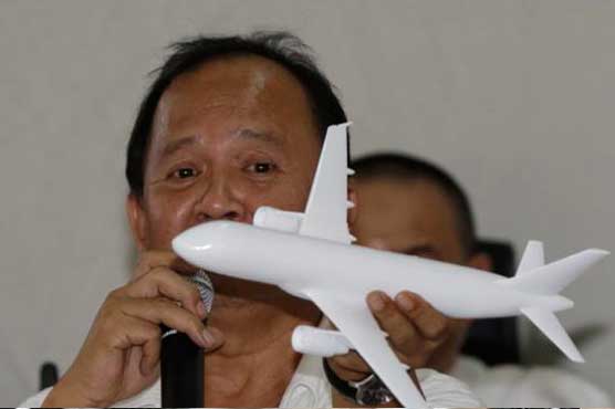 Indonesian investigators: Crashed AirAsia flown by co-pilot