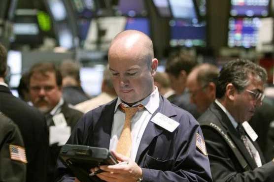 US stocks mixed amid earnings deluge
