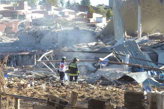 Mexico hospital blast kills two, injures dozens 