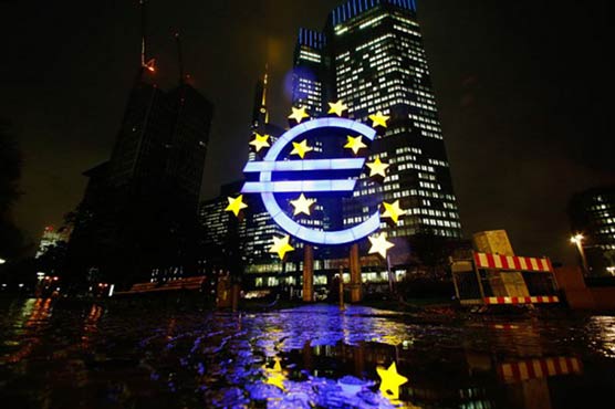 European stocks close down as deflation fears bite