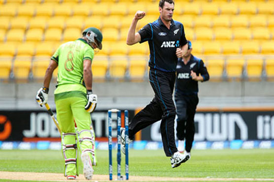 Pakistan out for 210 against New Zealand in 1st ODI