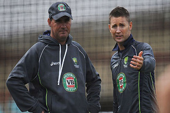 Clarke denies rift with Australian teammates