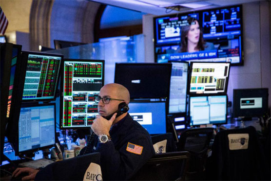 US stocks fall on fear of strong dollar, Greek turmoil