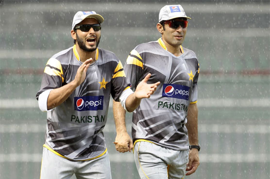 Pakistan lean heavily on Afridi, Misbah