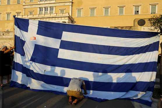 Greece seeks last-minute debt deal as default nears