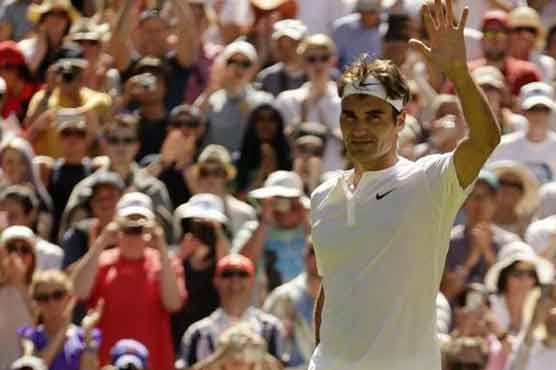 Federer and Kvitova feast on Wimbledon starters