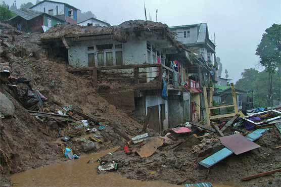 Landslides kill at least 21 in India's Darjeeling