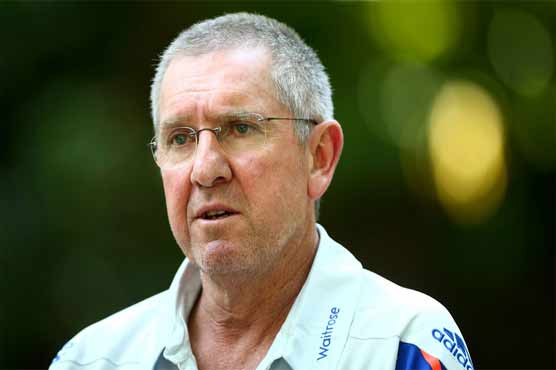 Bayliss tells England to 'fight fire with fire' in Ashes