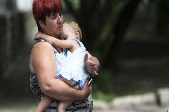 Young Greeks flee abroad as crisis deepens