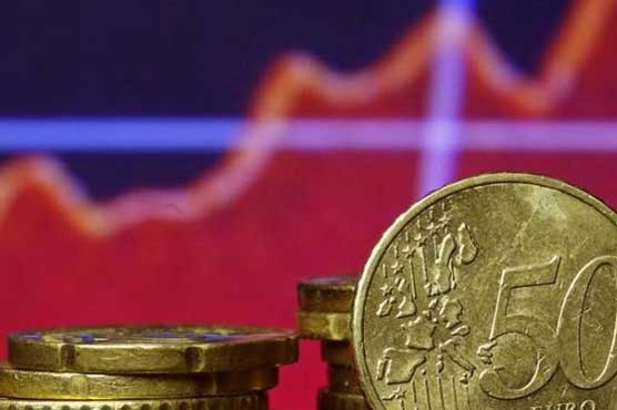 Euro ticks higher ahead of Greek debt referendum