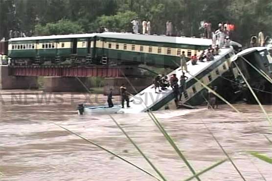 Three killed, several injured as three bogies of train fall into canal near Gujranwala