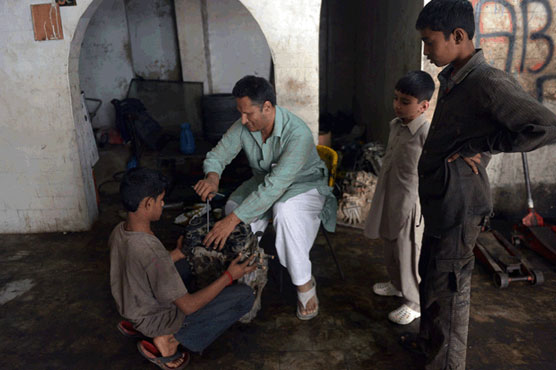 Pakistan mechanic says blindness no roadblock to success