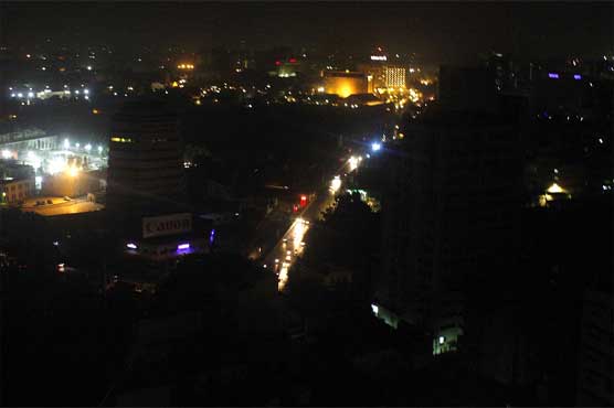 Parts of Karachi remain in dark 24 hours after massive electricity breakdown