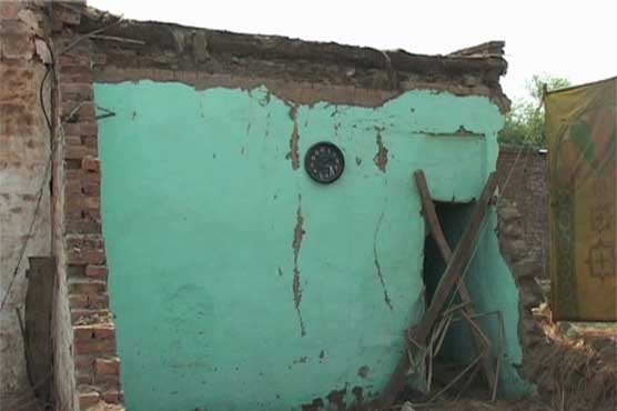 Roof collapse kills five of a family in Karak