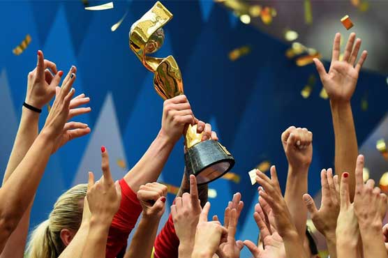 Football: US surge to top spot of women's rankings