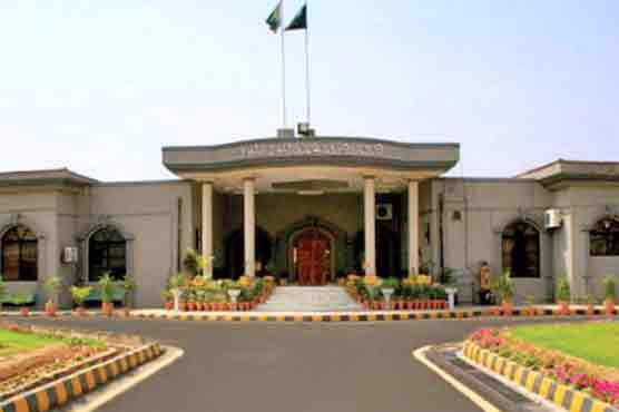 Judge directs Khan's lawyer to submit IHC verdict's copy in defamation case