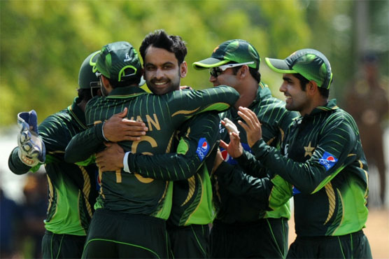 Pakistan restrict Sri Lanka to 255-8