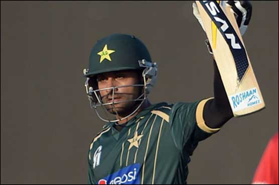 Hafeez 1st Pakistani to take 4 wickets, make century in an ODI