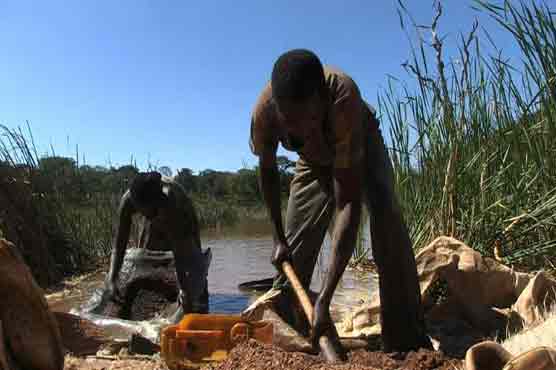 Gruelling work for a tiny share of DR Congo's mineral wealth