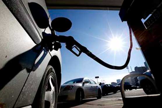 Oil falls further in Asia with Iran deal close