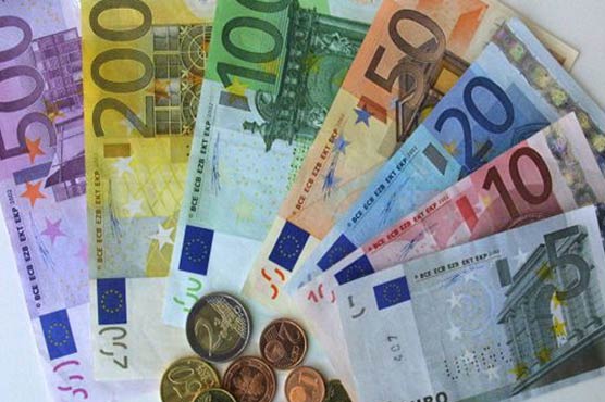 Greeks spend their locked-away euros