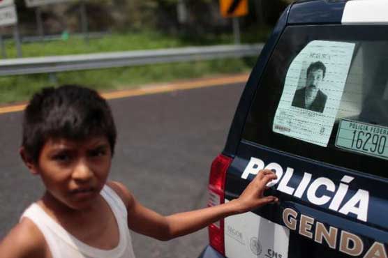 Mexico police search hotels, hospitals for drug lord