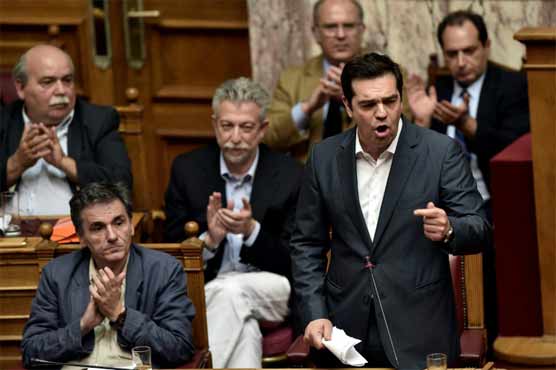 Greek lawmakers back bailout ahead of EU, ECB talks 