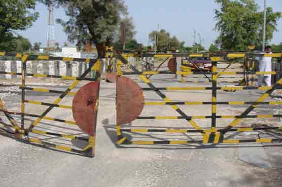 Train-car collision leaves six dead in Mitiari