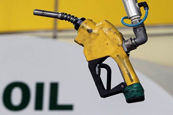 Oil prices fall further on strong dollar, WTI below $50