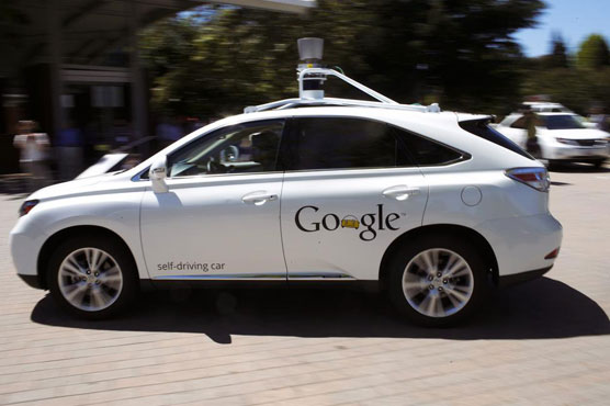 U.S. senator says 'better' to test self-driving cars on private track