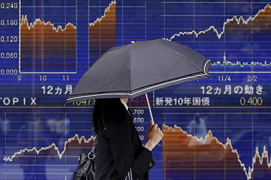 Dollar rises as Asia markets tread water