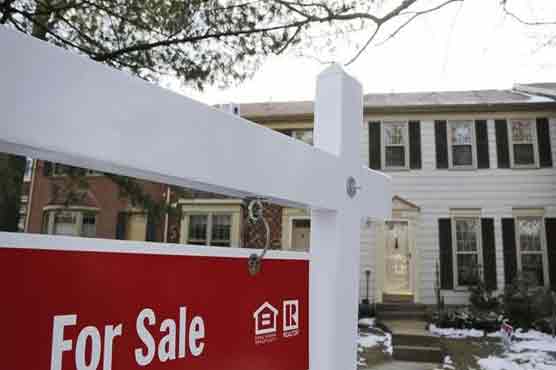 U.S. new home sales at seven-month low; manufacturing stabilizes