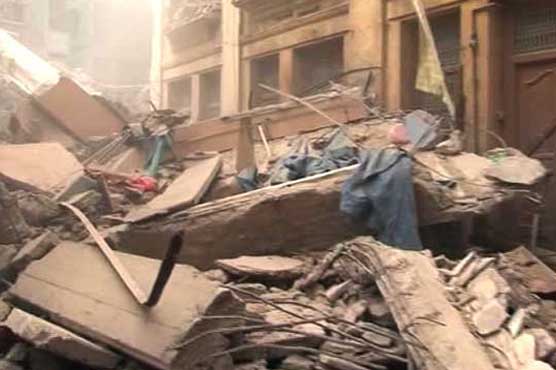 Buildings in feeble conditions in Karachi, residents panic 