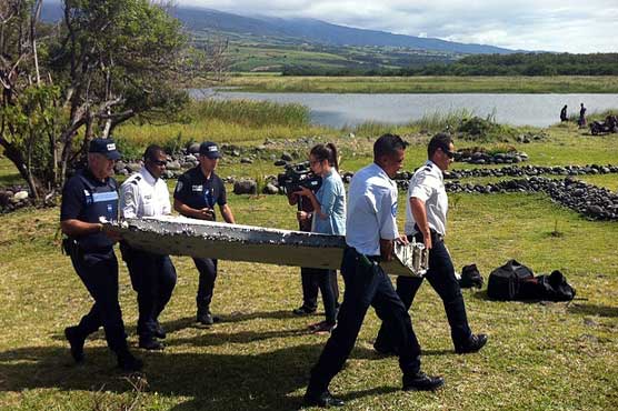 MH370 'almost certainly' found? Luggage piece, debris found on La Reunion island
