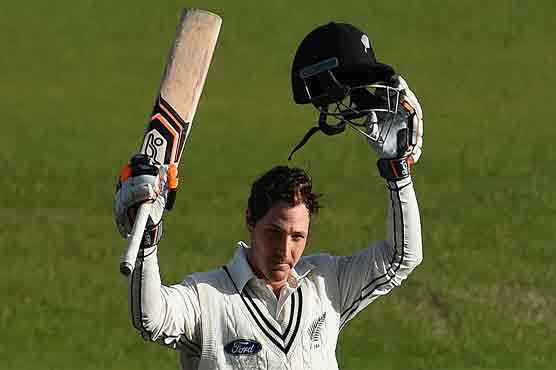 Watling century leaves England with record chase for victory