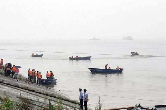 Ship with over 450 on board sinks in China's Yangtze