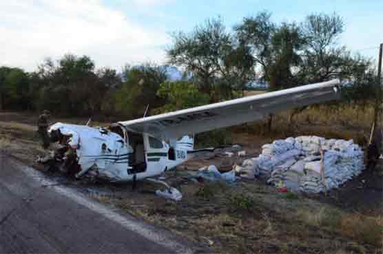 Five dead in Mexico as plane crashes on highway