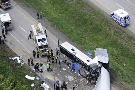 Bus carrying Italian tourists crashes in US, 3 dead