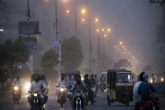 Strong winds blow in Karachi as storm 'ashoba' nears city