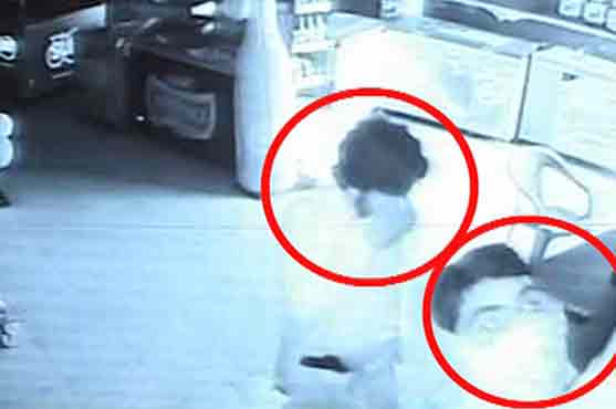 Dunya News obtains CCTV footage of robbery bid in Multan