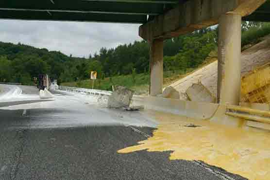 Yellow paint spill means slow going on I-68 in Maryland