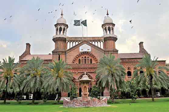 LHC seeks reply from IG, chief secretary Punjab in case against SHOs
