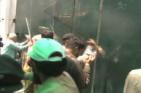 Blind people protest intensifies outside Punjab Assembly