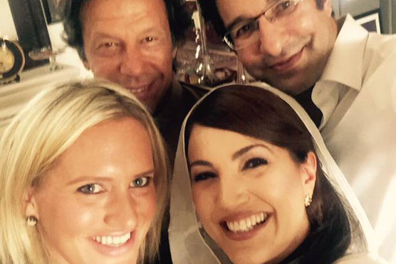 Wasim Akram seizes the moment with this selfie with Khans