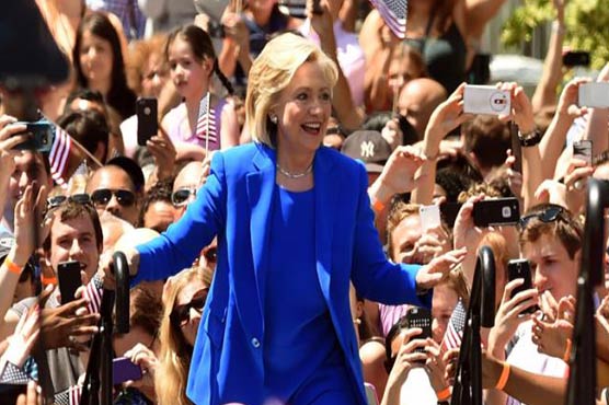 Clinton calls for 'better deal' at first major rally