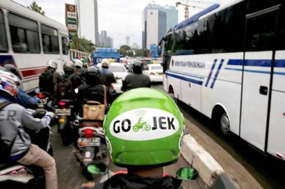 Motorbike-hailing app revs up in traffic-choked Jakarta
