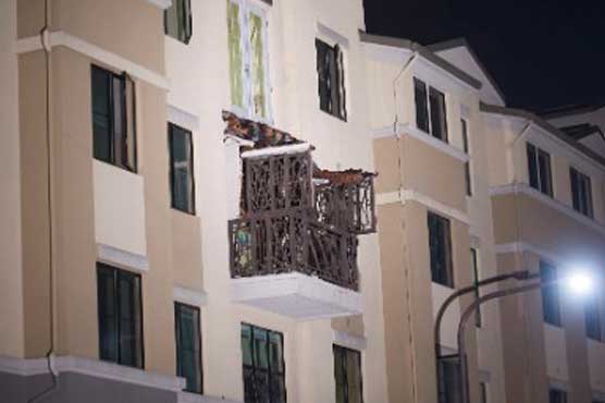 Six students dead in California balcony collapse