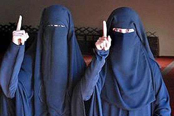 Police fear UK family has crossed into Syria