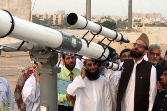 Karachi: Stage falls during Moon Sighting session