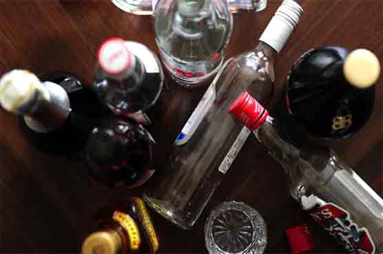 Toxic liquor kills 33 in Mumbai
